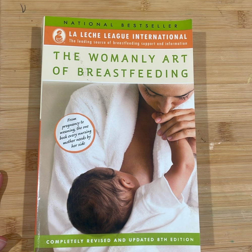 THE WOMANLY ART OF BREASTFEEDING BOOK